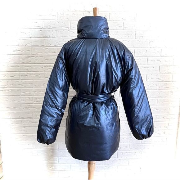 NWOT LOVERS + FRIENDS Calla Lily Belted Puffer Size Small - Picture 9 of 11